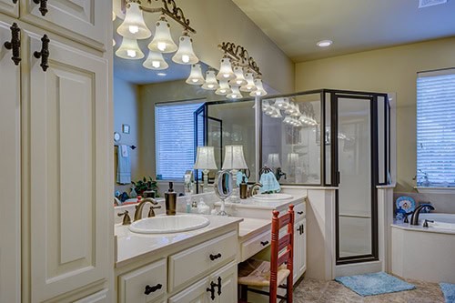 Make a Bathroom Look Larger - 1 Tips to Make a Bathroom Look Larger